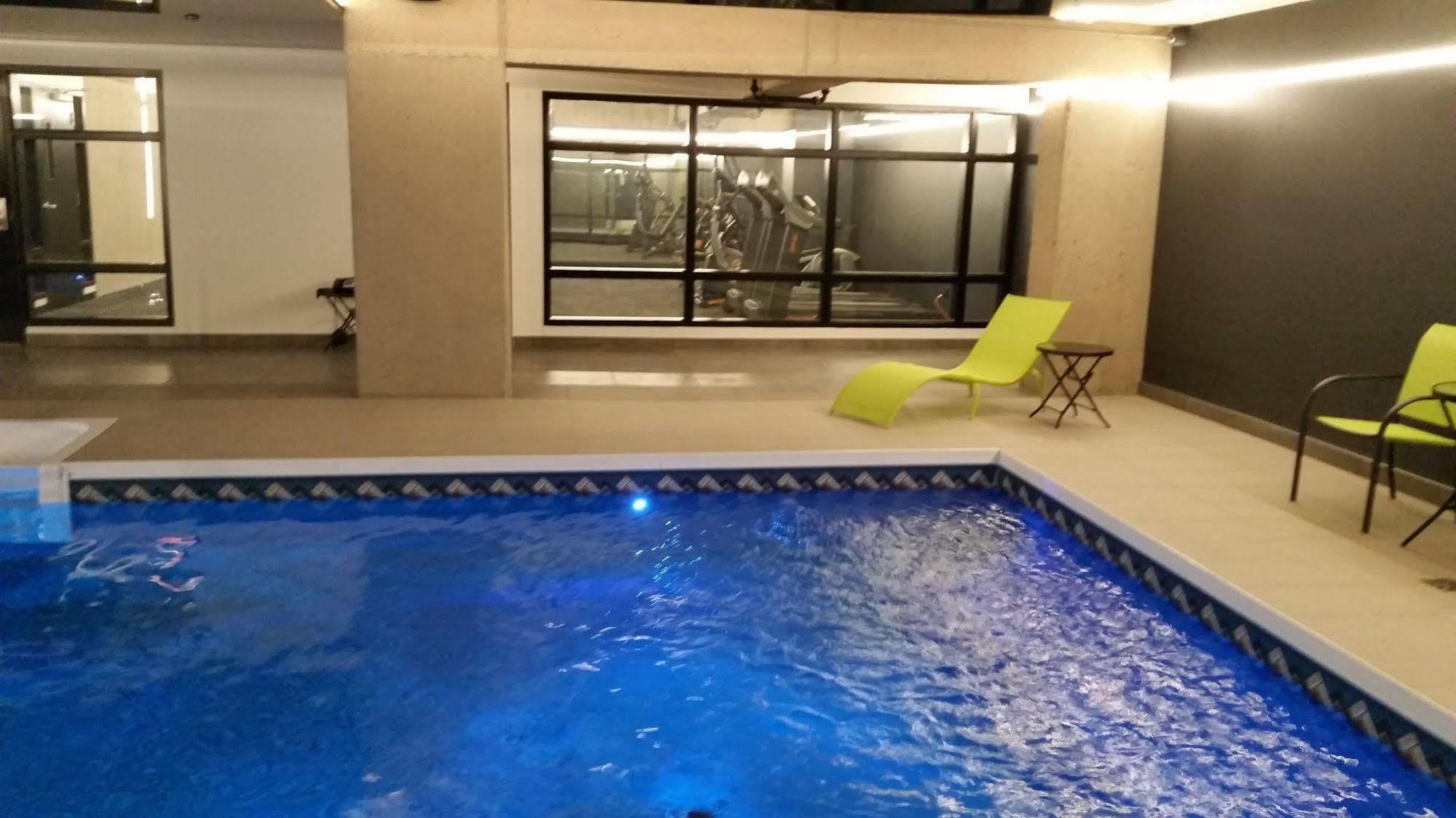 Grand Times Hotel Drummondville Esterno foto