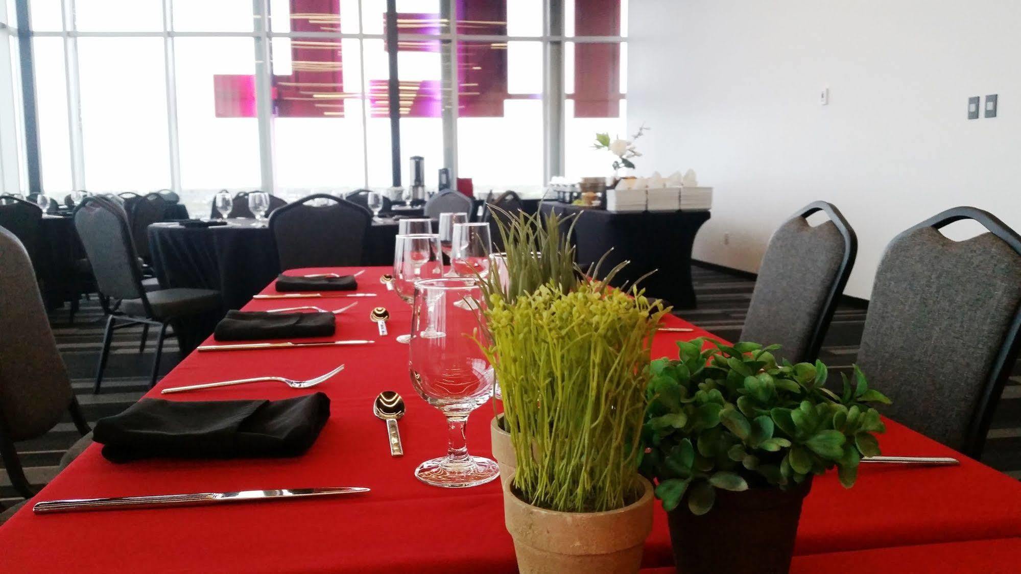 Grand Times Hotel Drummondville Esterno foto